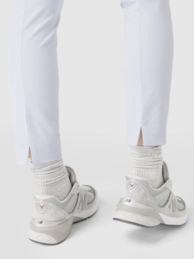 Cambio Verkürzte Mid Rise Bundfaltenhose Im Straight Fit - Hellblau – Bild 3