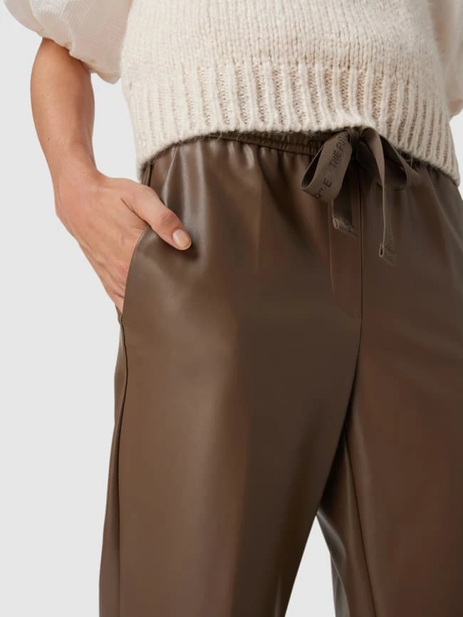 Cambio Hose In Leder-Optik Modell 'Colette' - Haselnuss Braun – Bild 3