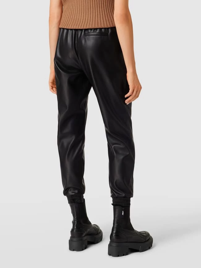 BOSS Hose In Leder-Optik Modell 'Tafeja' - Schwarz – Bild 5