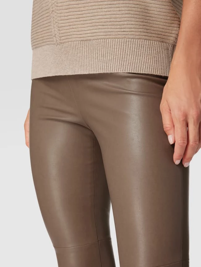 Cambio Hose In Leder-Optik Modell 'RANDA' - Taupe – Bild 3
